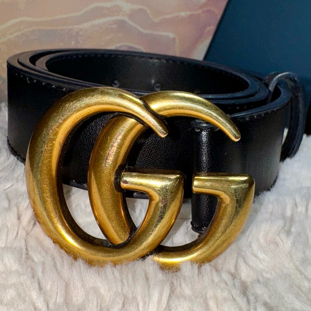 Gucci Black and Gold Elegant Belt